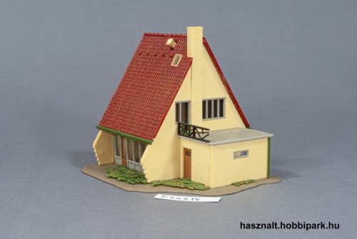 Ház beállóval