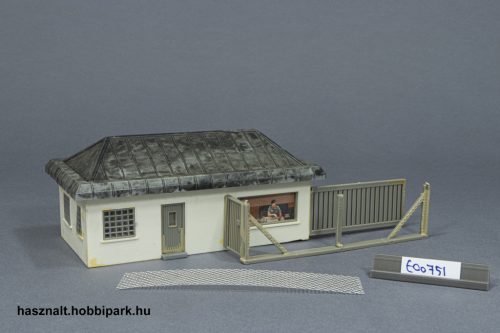 Katonai irodaépület