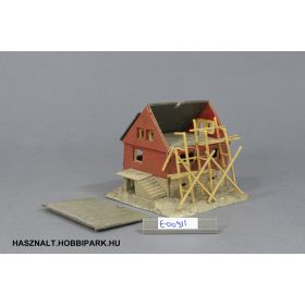 Épülő ház