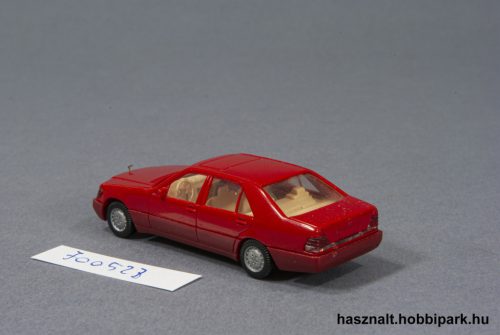 Wiking Mercedes 500 SEL autó