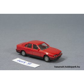 Wiking BMW 520i autó