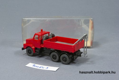 Wiking Volvo platós teherautó vontatórésszel