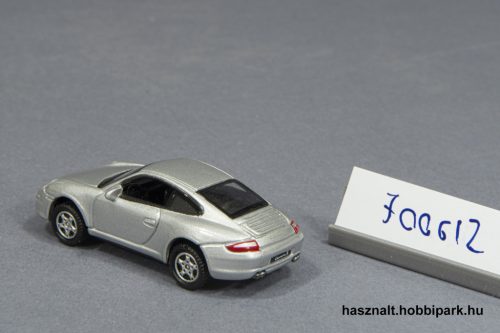 Welly Porsche 911 Carrera S autó