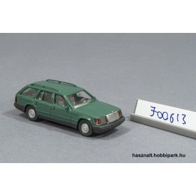 Wiking Mercedes 230 TE autó
