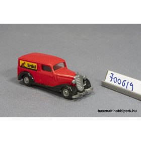 Praliné Mercedes 170V autó