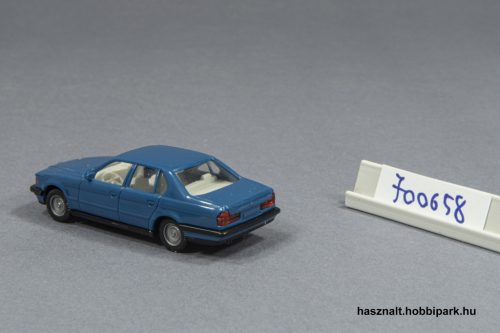 Wiking BMW 750i autó