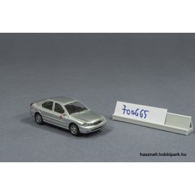 Rietze Ford Mondeo GHIA autó