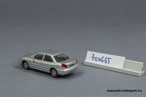 Rietze Ford Mondeo GHIA autó