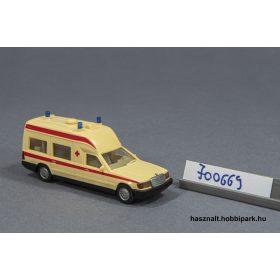Wiking BINZ 2001 mentőautó (Mercedes)