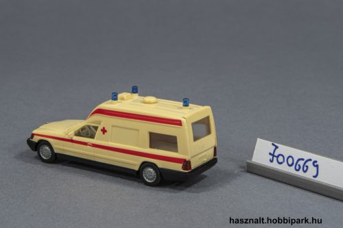 Wiking BINZ 2001 mentőautó (Mercedes)