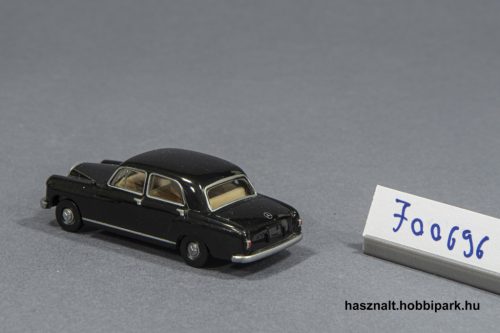 Magic Mercedes-Benz 180 autó