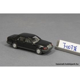 Wiking Mercedes 260E autó