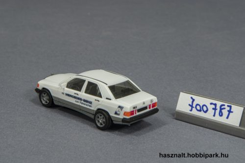 Herpa Mercedes-Benz 190E autó