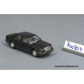 Wiking Mercedes 260E autó
