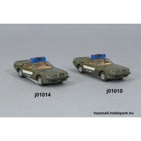 Praliné Pontiac Firebird Trans AM katonai autó