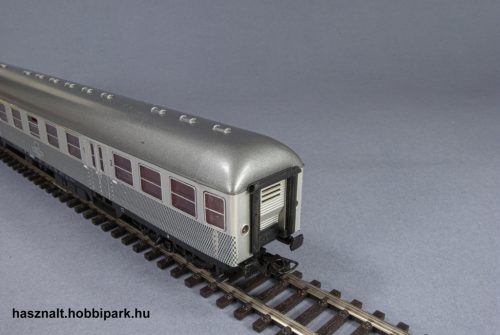 Roco 4266 1-2. oszt személyvagon